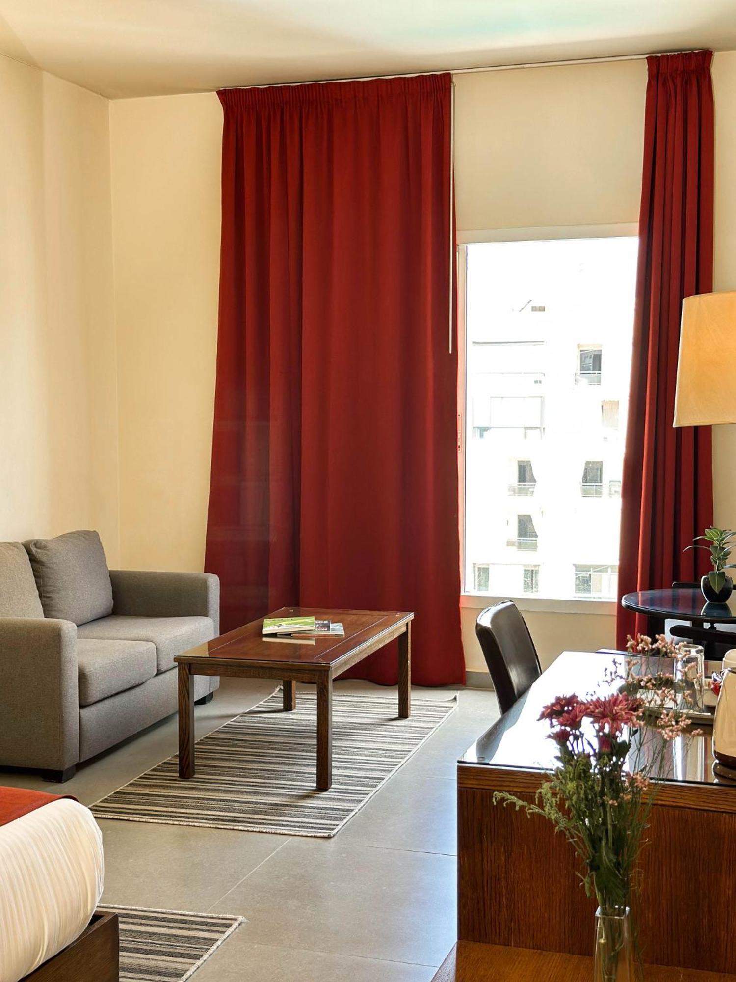 Cosmopolitan Hotel Beirut Exterior foto